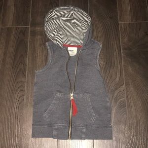Hoodie Vest! 2T